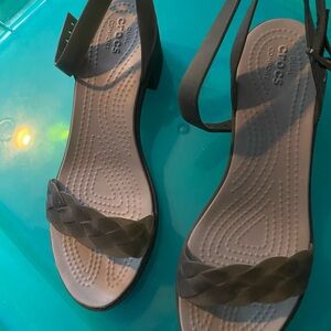 Crocs sandal like new 6W